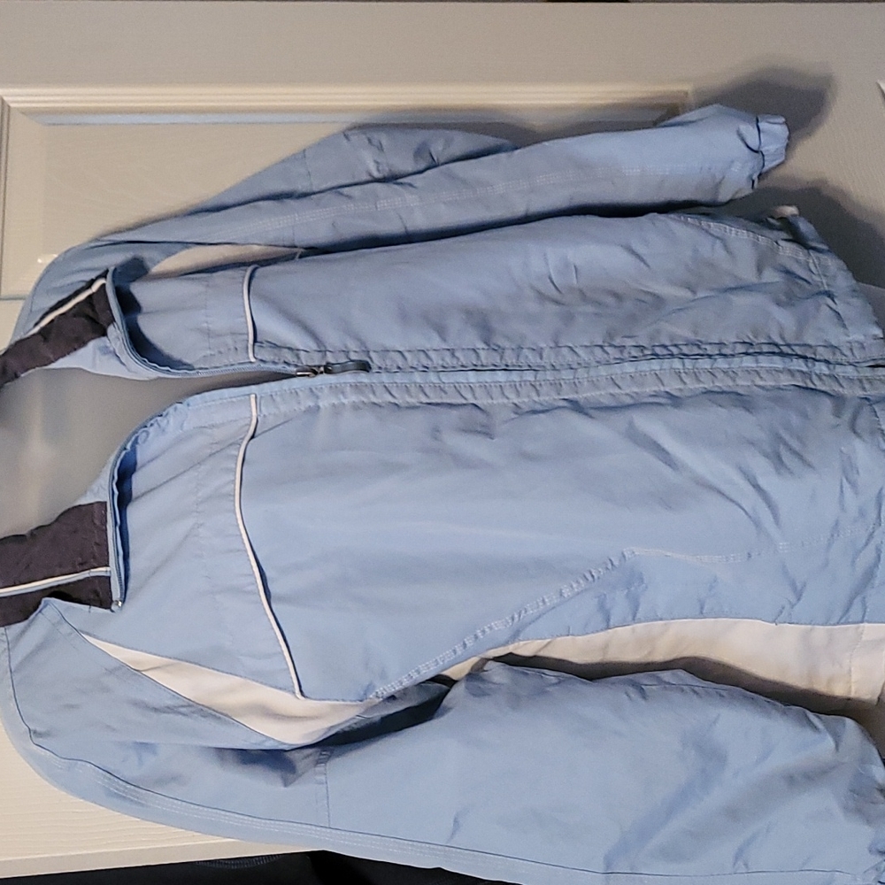 Wilson zip up lightweight jacket.